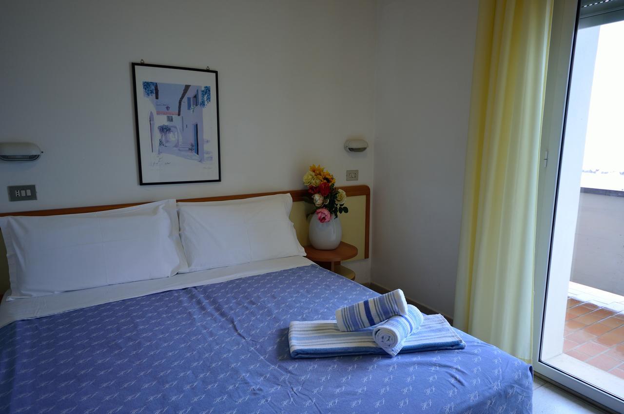 Hotel Man Lido Di Savio Exteriör bild